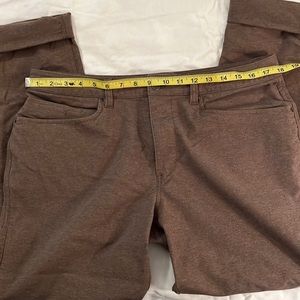 LuLulemon Mens ABC pants 33x31/32 Brown
